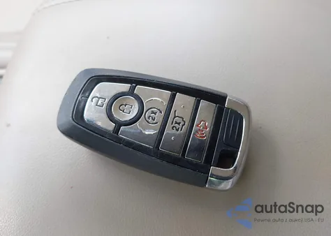 2021 Lincoln Corsair Standard z USA, uszkodzony, nr VIN 5LMCJ1C96MUL22899